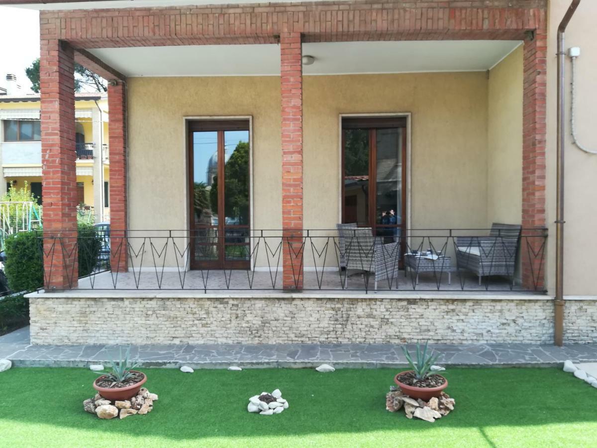 Villa Gina Asís Exterior foto